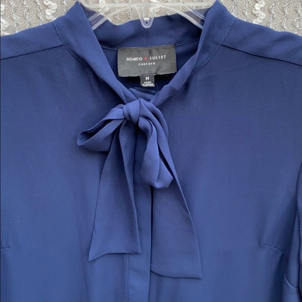 Romeo & Juliet Couture Navy Tie Neck Blouse Long Sleeve Tunic Top M NWT